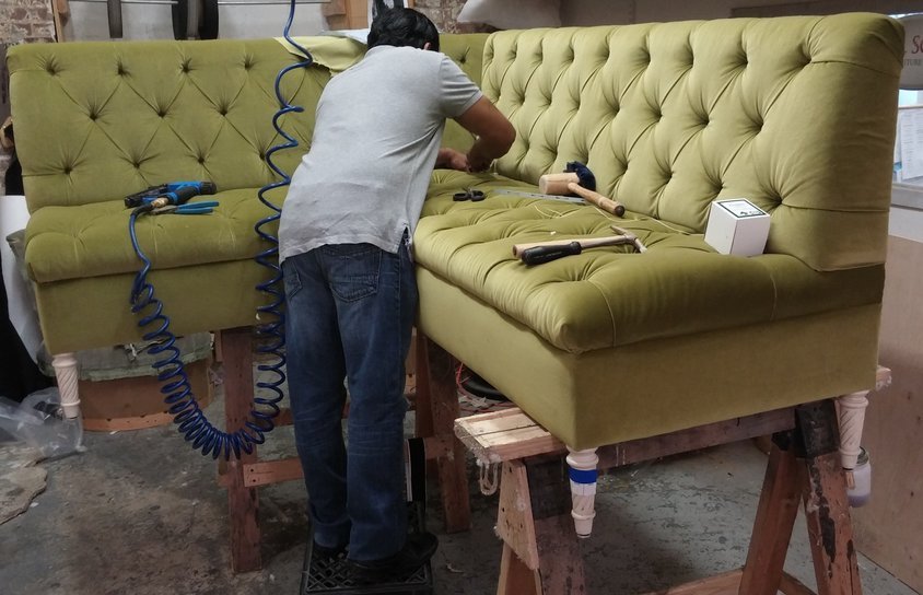 Find Top Furniture Reupholstery Near Me – Expert Guide